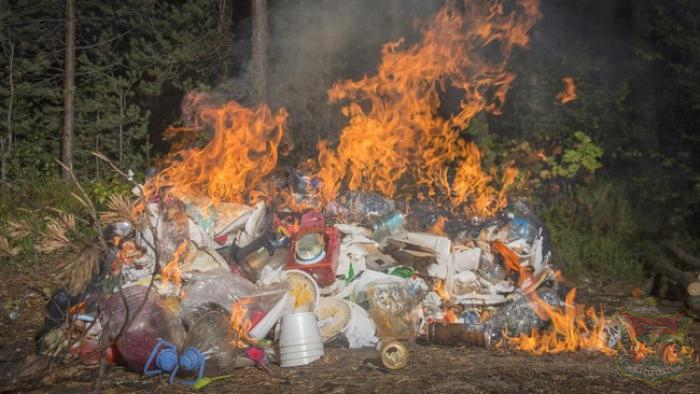 Kepala DLHK kabupaten Mamuju Tegaskan Larang Pembakaran Sampah Rumah Tangga