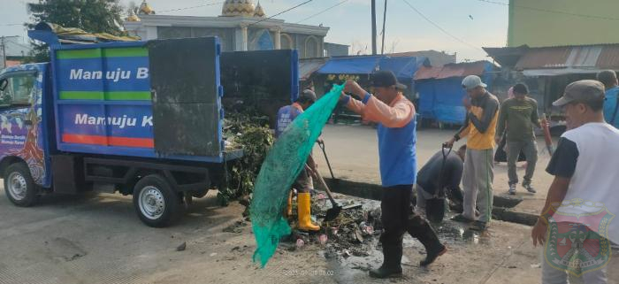 DLHK Berperan Aktif Dukung Jumat Bersih Bulan Bakti September