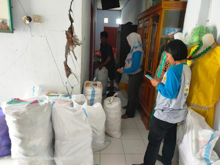 Siap Sambut Penilaian Adipura 2023, Bank Sampah Manakarra Keren Terus Lakukan Pembenahan